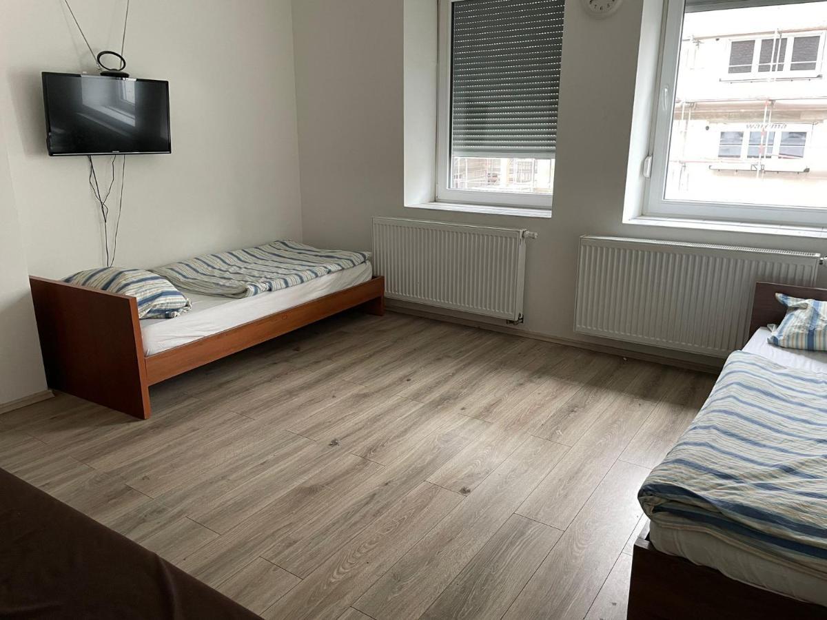 Monteur-Apartment Am Bahnhof Muhlheim am Main Екстериор снимка