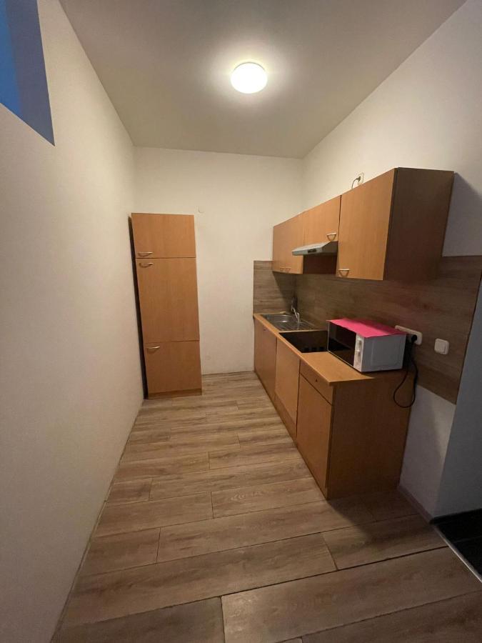 Monteur-Apartment Am Bahnhof Muhlheim am Main Екстериор снимка