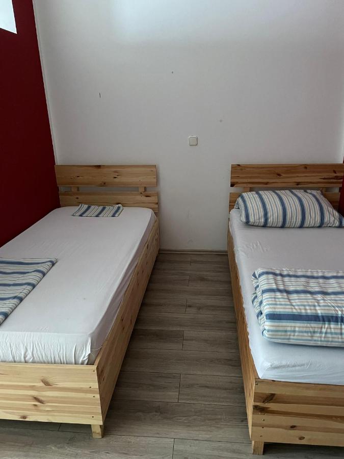 Monteur-Apartment Am Bahnhof Muhlheim am Main Екстериор снимка