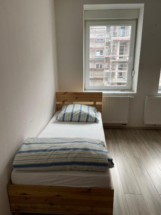 Monteur-Apartment Am Bahnhof Muhlheim am Main Екстериор снимка